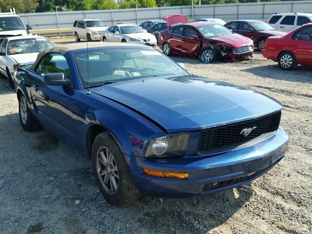 1ZVFT84N975329666-2007-ford-mustang-0