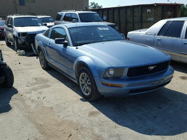 1ZVFT80NX55134968-2005-ford-mustang-0