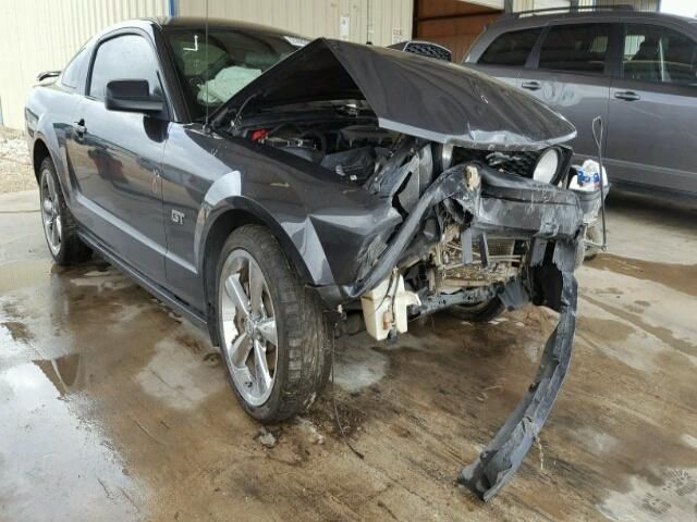 1ZVHT82H385191968-2008-ford-mustang-0