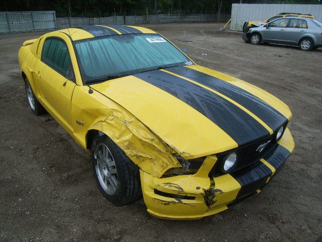 1ZVHT82HX55123386-2005-ford-mustang-0