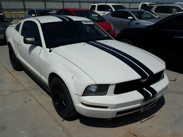 1ZVFT80N375341155-2007-ford-mustang-0