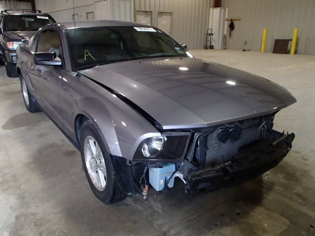 1ZVFT80N565118453-2006-ford-mustang-0