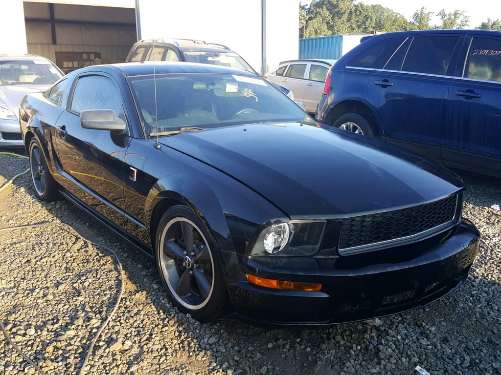 1ZVHT82H385190030-2008-ford-mustang-0