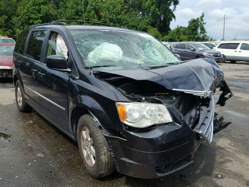 2A4RR5D11AR300497-2010-chrysler-town-and-cou-0
