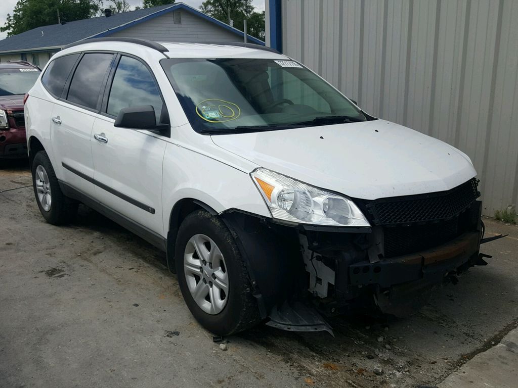 1GNLREED6AS107692-2010-chevrolet-traverse-0