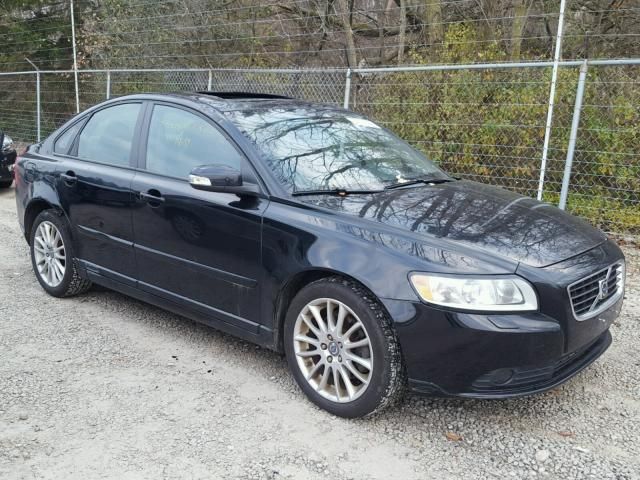 YV1382MS1A2513285-2010-volvo-s40-0