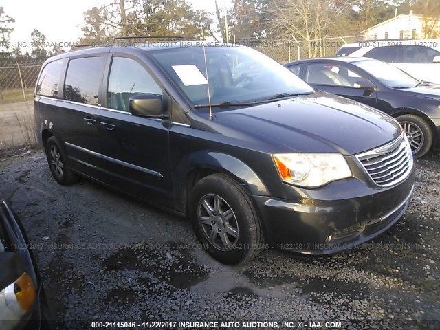 2C4RC1BG9DR595120-2013-chrysler-town-and-country-0