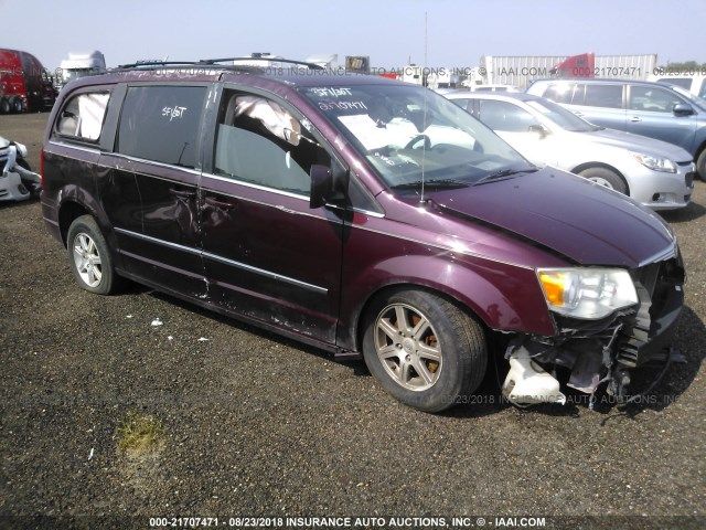 2A8HR54189R609762-2009-chrysler-town-and-country-0