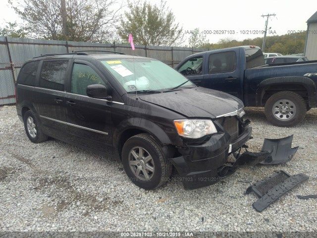 2A4RR5D11AR300659-2010-chrysler-town-and-country-0