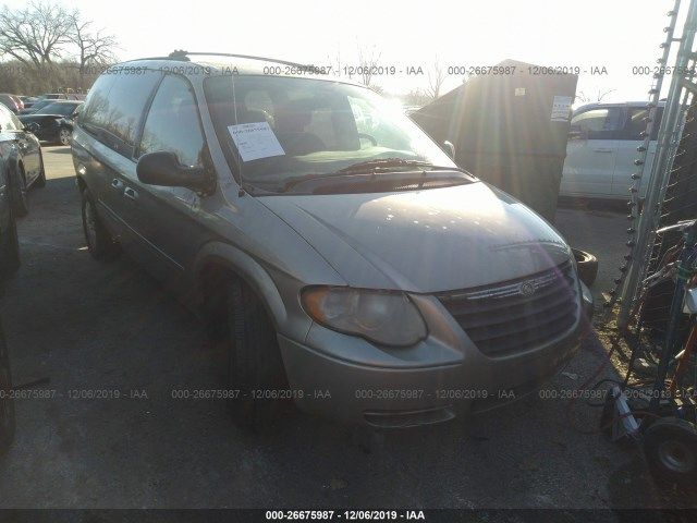 2C4GP44R55R199330-2005-chrysler-town-and-country-0