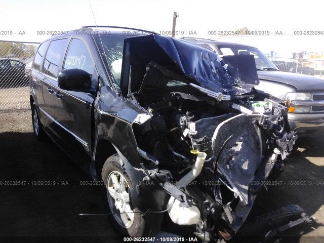2A4RR5D11AR305120-2010-chrysler-town-and-country-0
