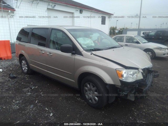 2A8HR44E19R551765-2009-chrysler-town-and-country-0