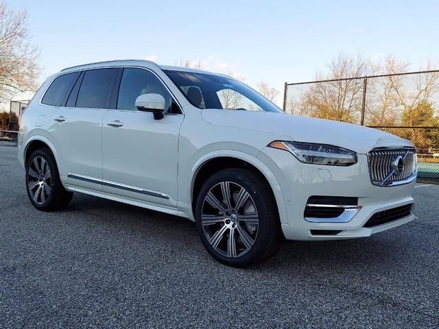 YV4BR0CL7M1712572-2021-volvo-xc90-recharge-plug-in-hybrid-0