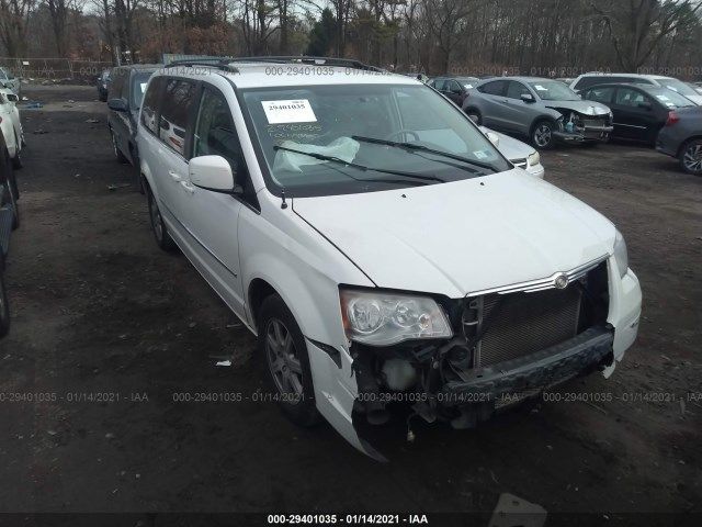 2A4RR5D13AR392891-2010-chrysler-town-and-country-0