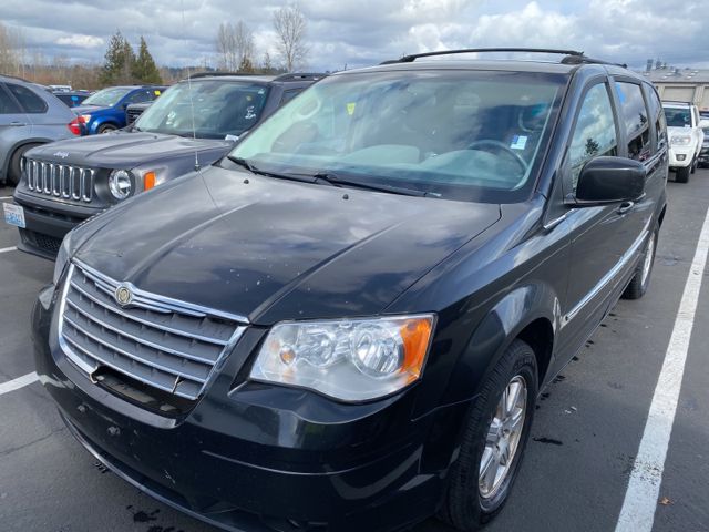 2A4RR5D19AR324305-2010-chrysler-town-and-country-0