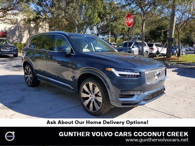 YV4BR0CL7M1712426-2021-volvo-xc90-recharge-plug-in-hybrid-0