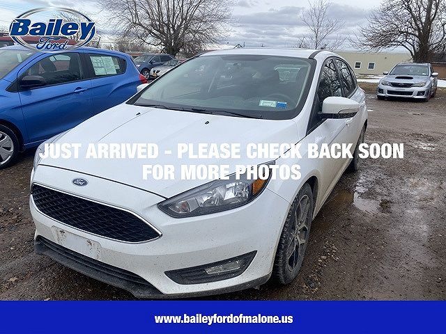 1FADP3M2XJL219371-2018-ford-focus-0