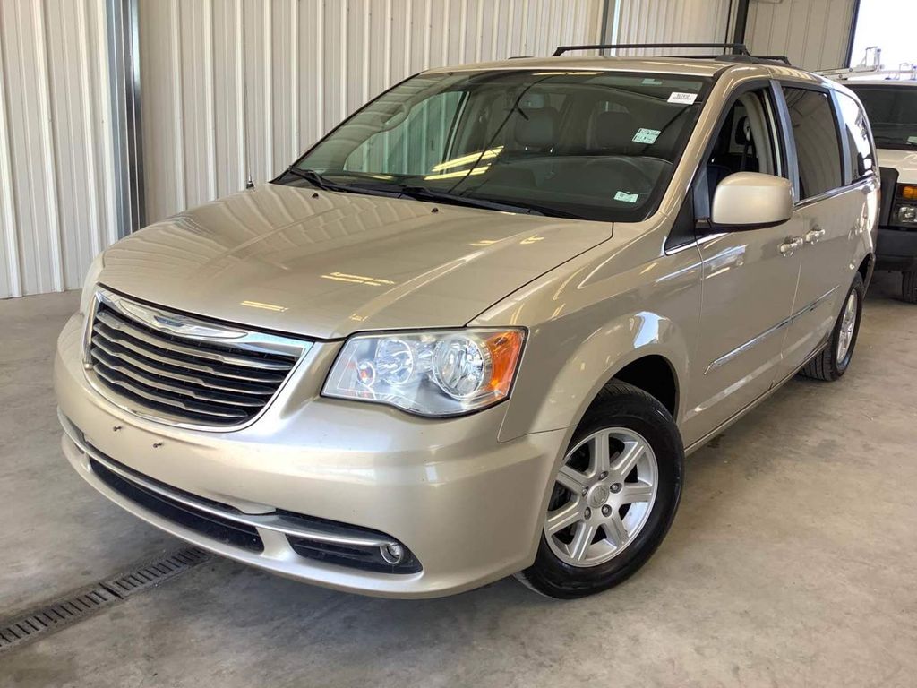 2C4RC1BG5CR326188-2012-chrysler-town-and-country-0