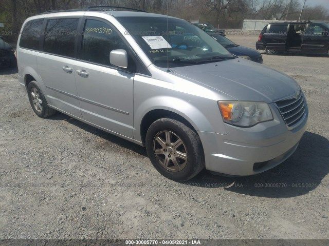 2A8HR54129R565144-2009-chrysler-town-and-country-0