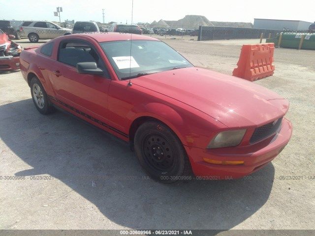 1ZVFT80N275204076-2007-ford-mustang-0