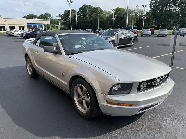 1ZVFT84N065110531-2006-ford-mustang-0
