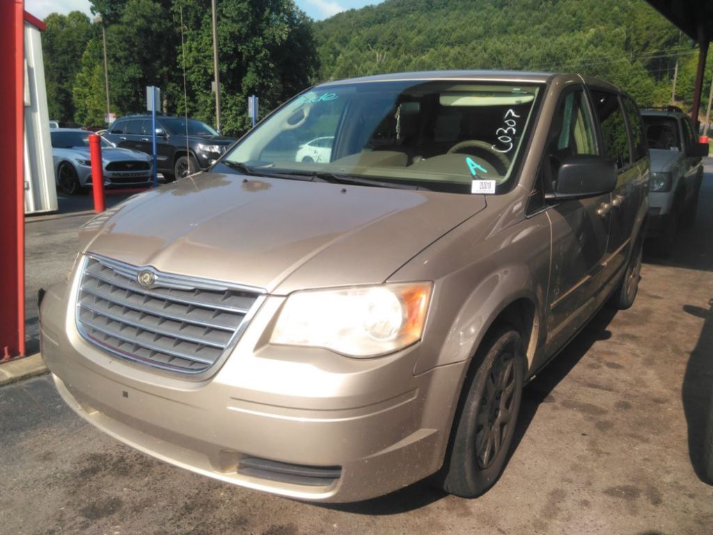 2A8HR44E29R527510-2009-chrysler-town-and-country-0