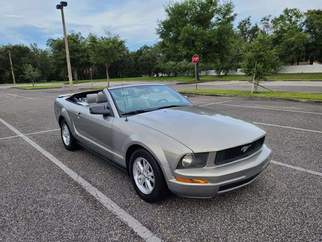 1ZVHT84N285153408-2008-ford-mustang-0