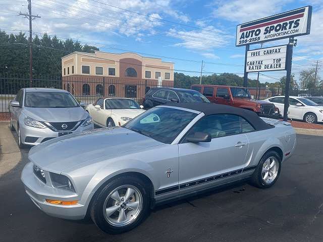 1ZVFT84N675350863-2007-ford-mustang-0