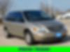 2C4GP44322R546183-2002-chrysler-town-and-country-0