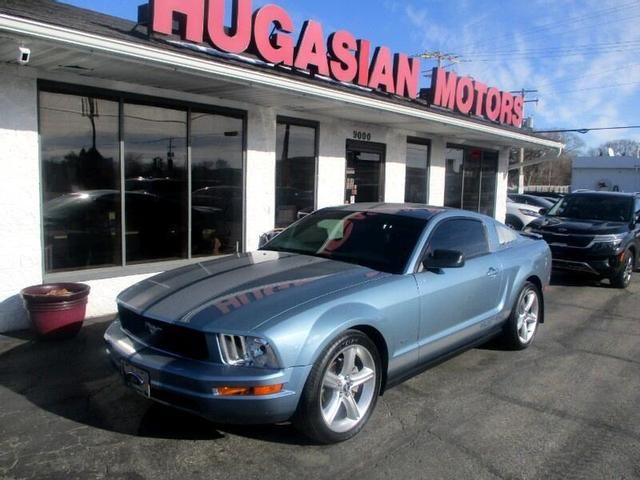 1ZVHT80N585150539-2008-ford-mustang-0