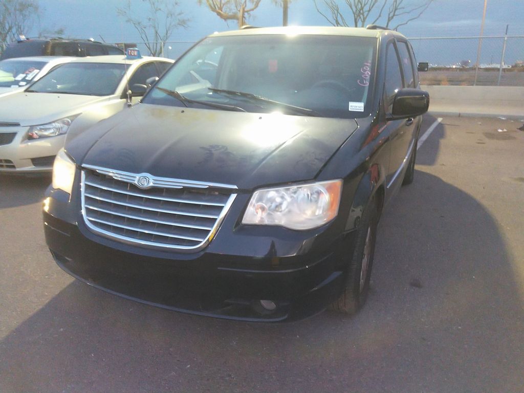 2A4RR5D12AR243470-2010-chrysler-town-and-country-0
