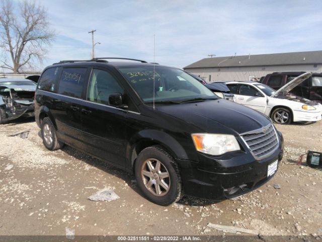 2A8HR54PX8R691609-2008-chrysler-town-and-country-0