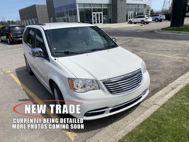 2C4RC1CG1DR620025-2013-chrysler-town-andamp-country-0